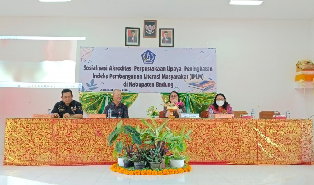 Pembinaan dan Sosialisasi Akreditasi Perpustakaan Sekolah di SDN 5 Ungasan dan SMPN 3 Kuta Selatan. 